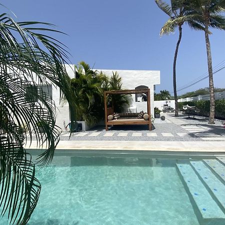 Movida Inn Aruba Палм Бийч Екстериор снимка