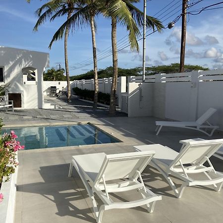 Movida Inn Aruba Палм Бийч Екстериор снимка