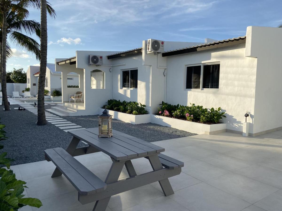 Movida Inn Aruba Палм Бийч Екстериор снимка
