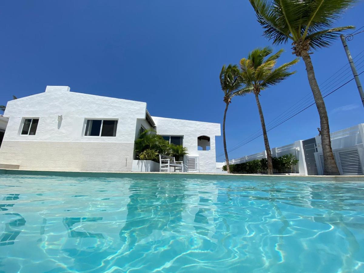 Movida Inn Aruba Палм Бийч Екстериор снимка