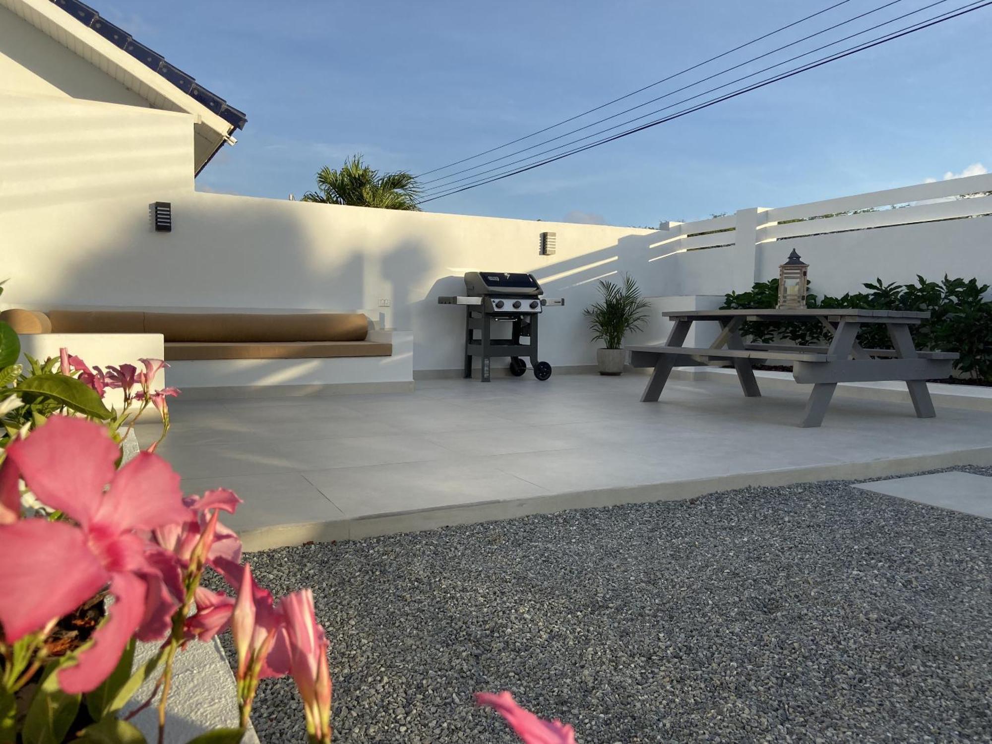 Movida Inn Aruba Палм Бийч Екстериор снимка