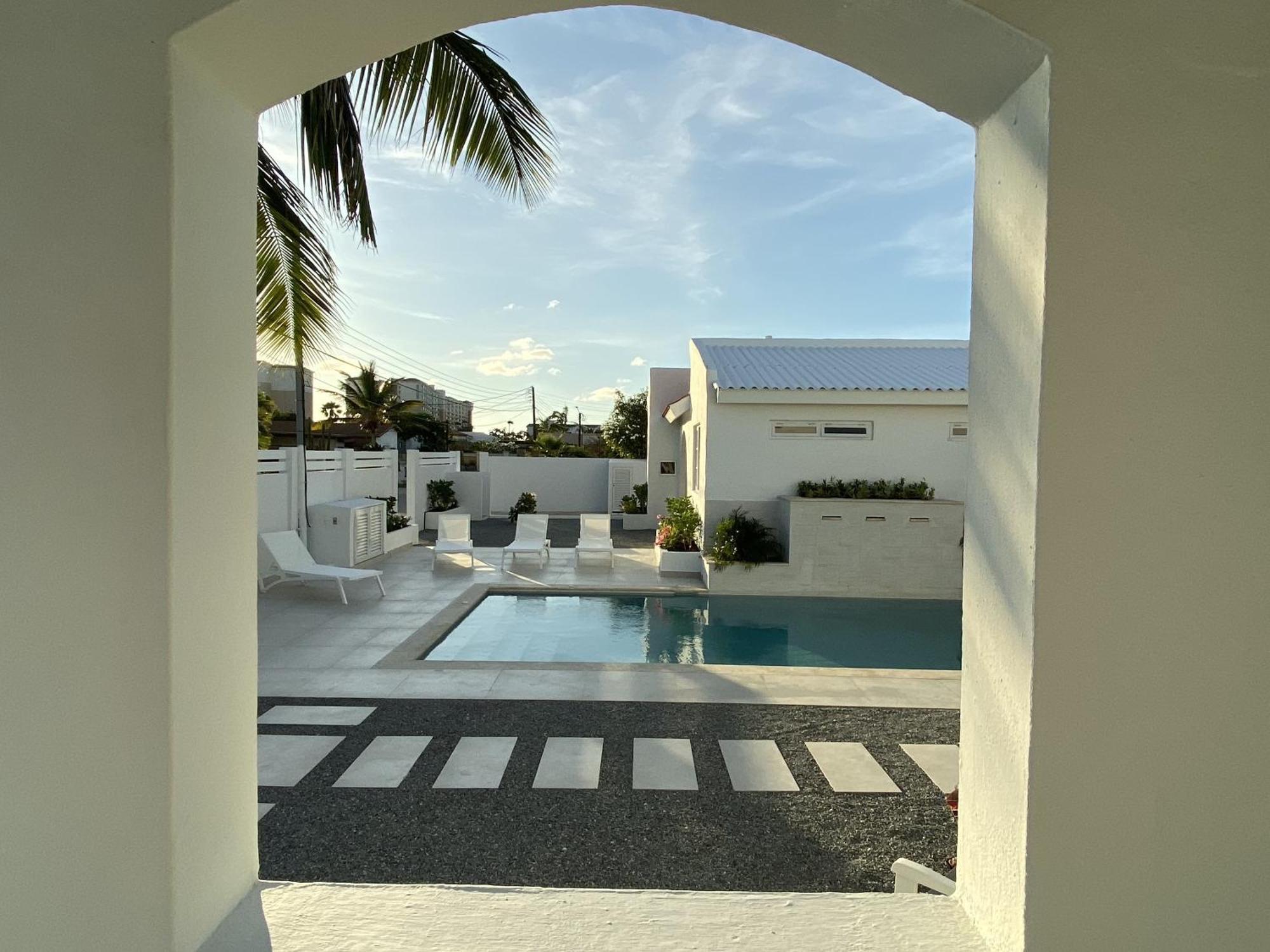 Movida Inn Aruba Палм Бийч Екстериор снимка
