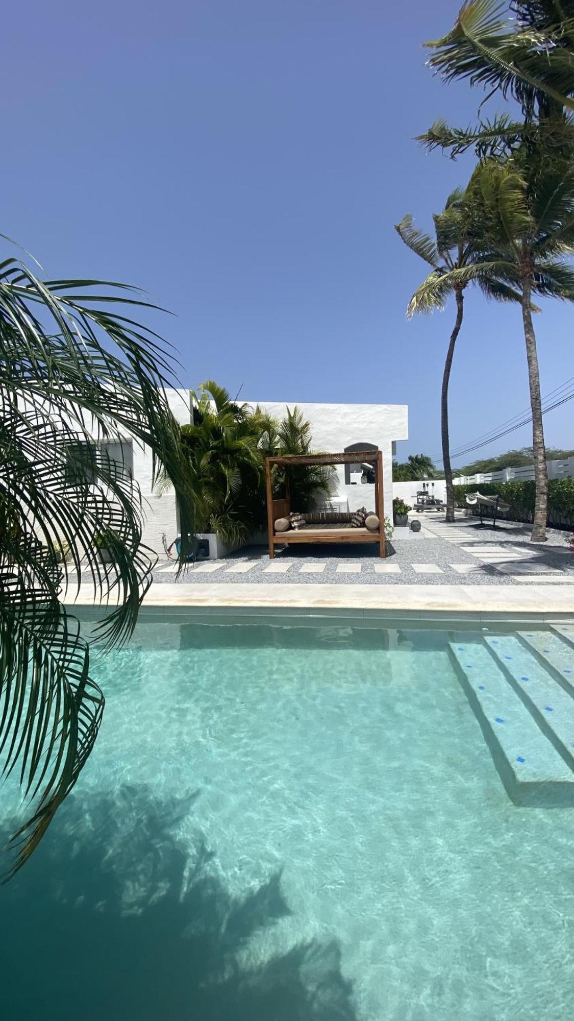 Movida Inn Aruba Палм Бийч Екстериор снимка