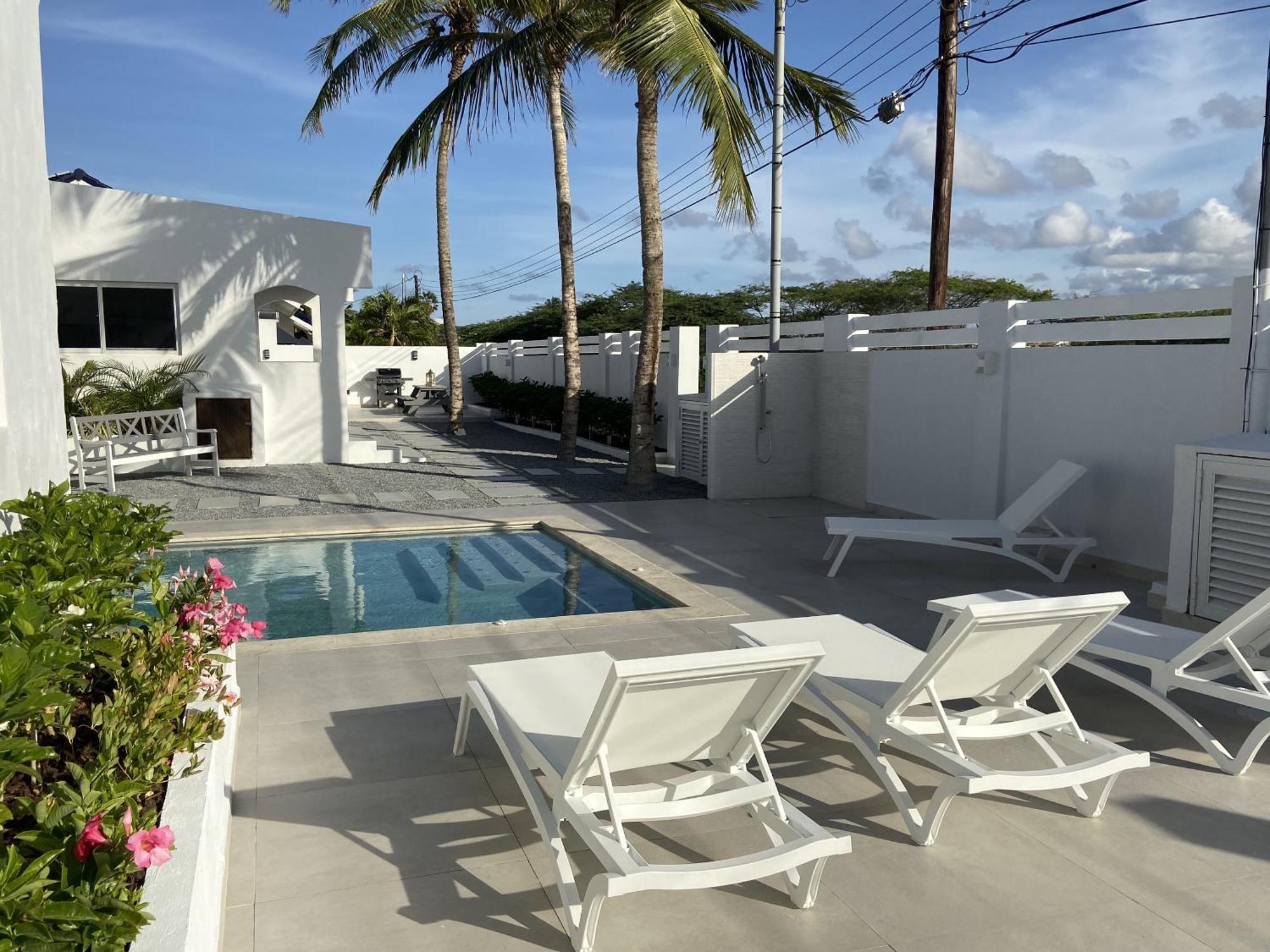 Movida Inn Aruba Палм Бийч Екстериор снимка