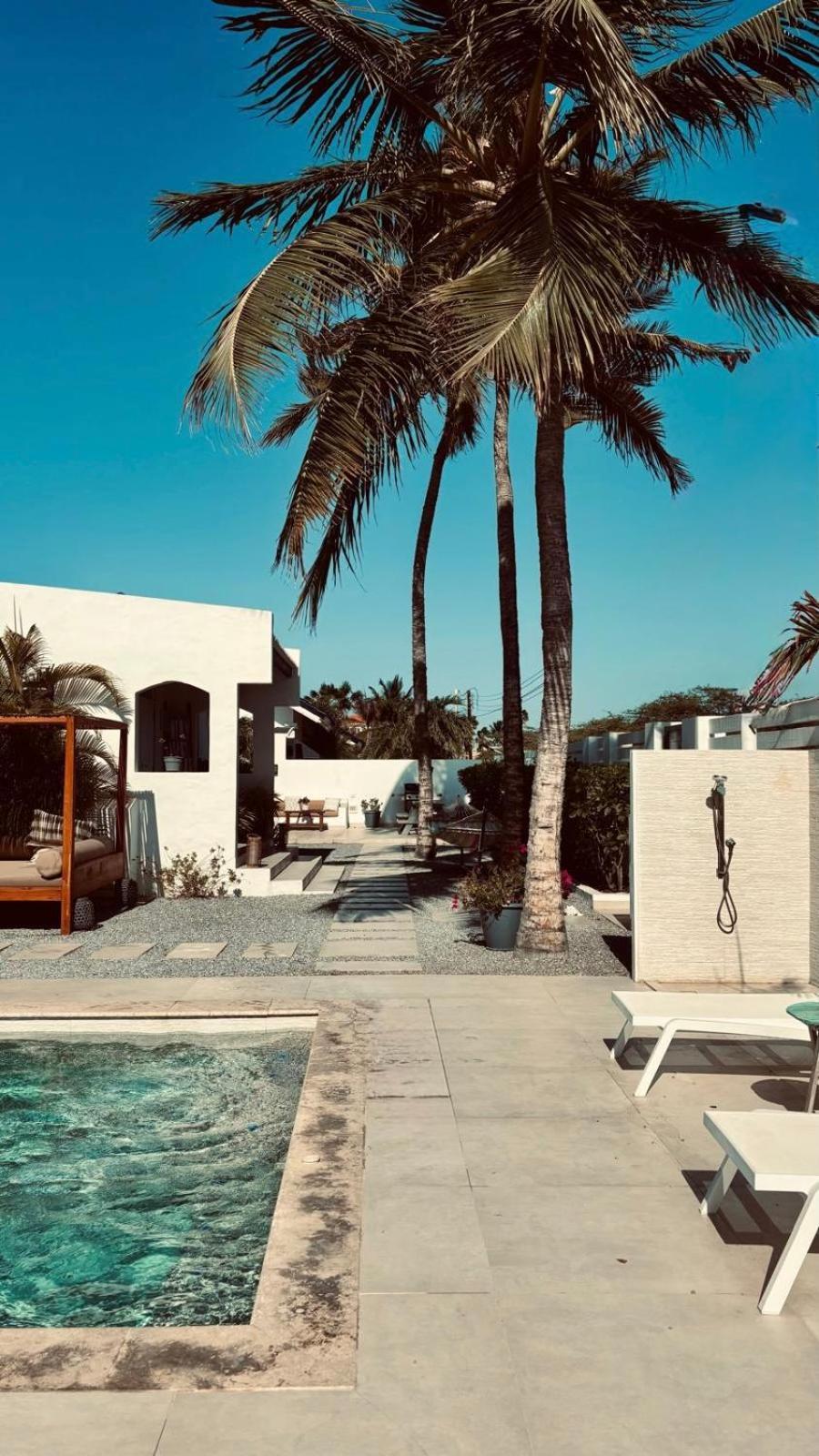 Movida Inn Aruba Палм Бийч Екстериор снимка